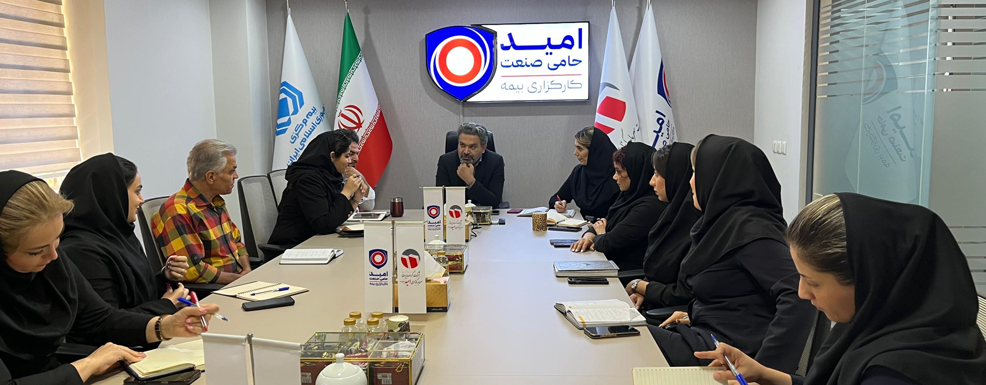 جلسه_کارکنان_مدیرعامل_کارگزاری_بیمه_امید_حامی_صنعت