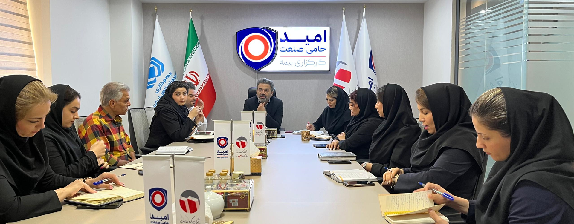 جلسه_کارکنان_مدیرعامل_کارگزاری_بیمه_امید_حامی_صنعت